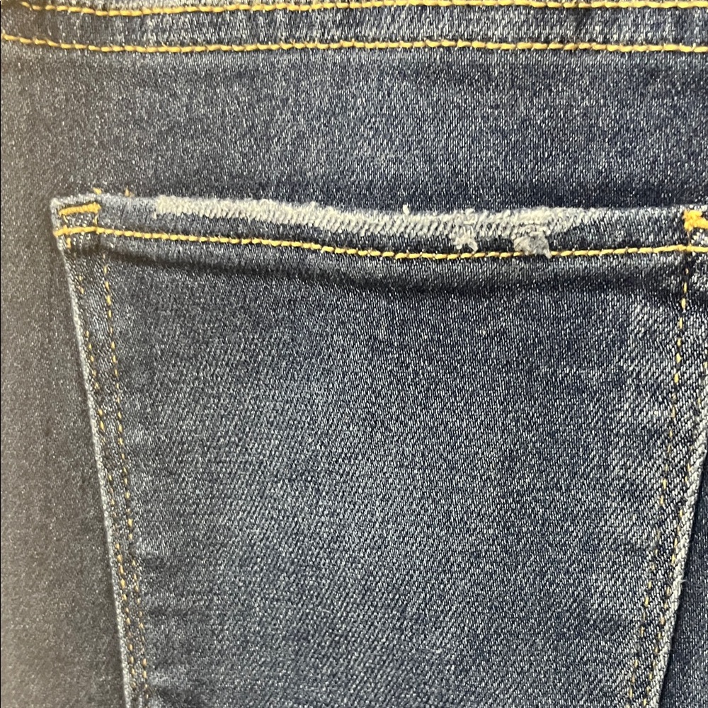 NWT Cello Women's Classic Blue Straight Leg Jeans - Picture 5 of 6